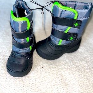 Wonder Nation cold/rainy weather boots - Toddlers -sz 6